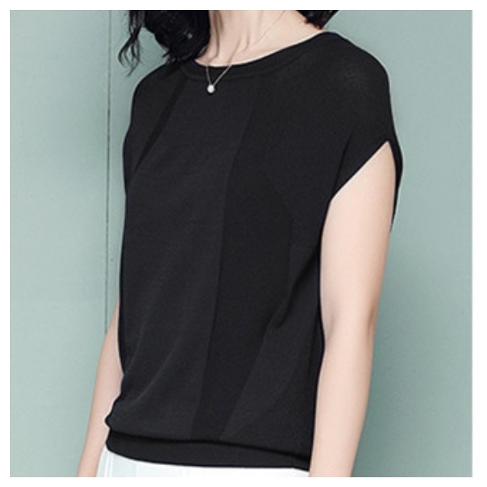 🎁 1 DAY MOVING SALE Soft Cashmere Flowing Lightweight Sweater 🎁 - Picture 7 of 8